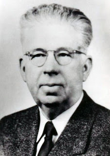 Formal photo of Abit Nix in his later years